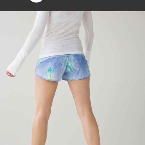 Lululemon Speed Short *4-way Stretch 2.5
Wind Chill White Lullaby Lullaby size 8 - Picture 3 of 13